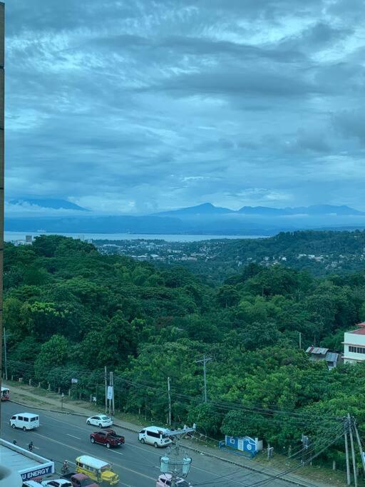 Spacious 2-Bedroom Condo,Wifi,Netflix,Free Parking Cagayan de Oro Exterior foto