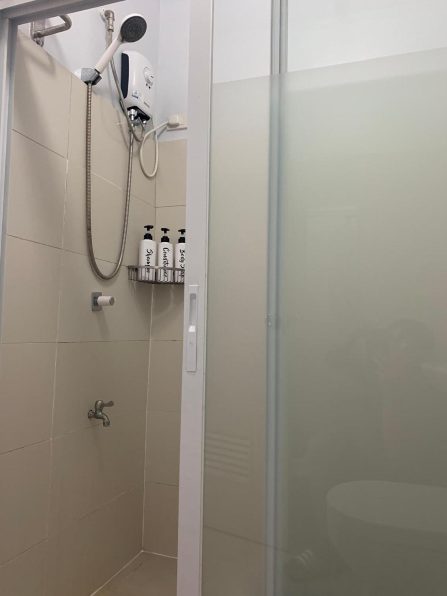 Spacious 2-Bedroom Condo,Wifi,Netflix,Free Parking Cagayan de Oro Exterior foto